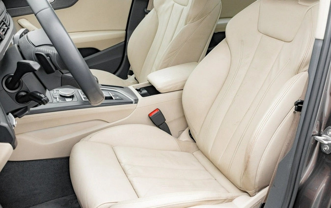 Audi A4 cena 114850 przebieg: 82336, rok produkcji 2019 z Wielichowo małe 742